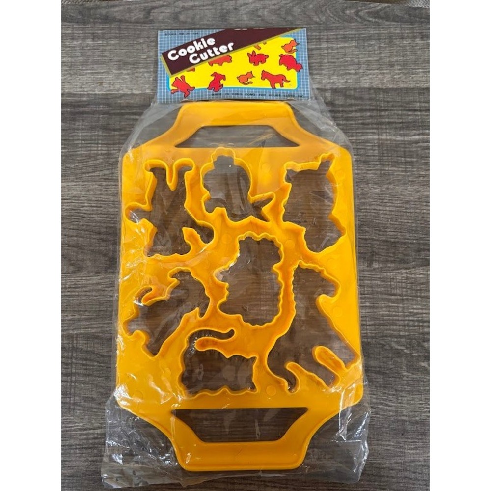 Vintage House Lloyd‎ Inc Animal Cookie Cutter Tray Yellow Multi Shape 30-134 NIP